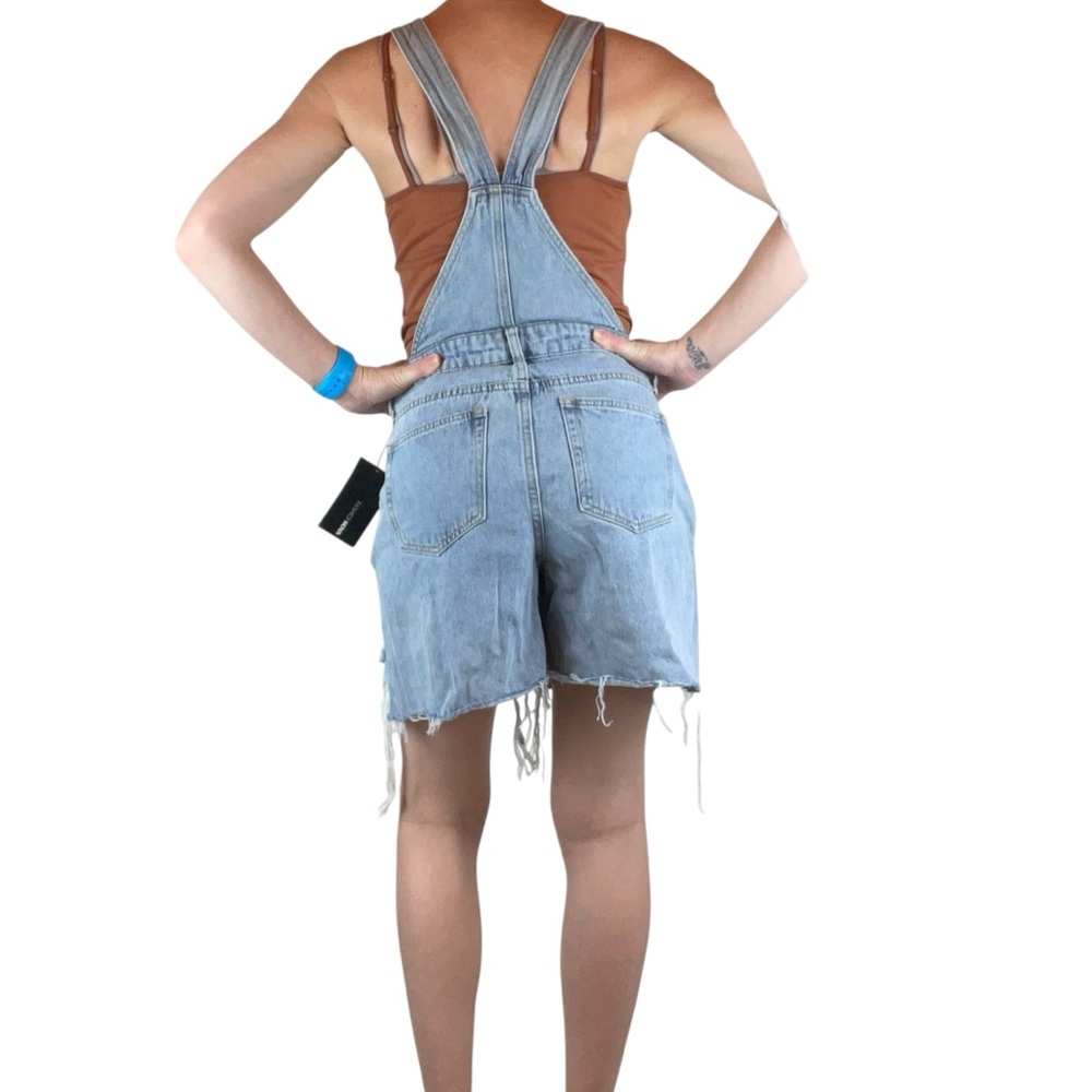 Fashion Nova Distressed Denim Overall Shorts Size Small NWT - Picture 2 of 7